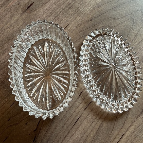 Clear Glass Rippled Trinket Box w/ lid Star 2” x 4.5” in EUC - Picture 4 of 5